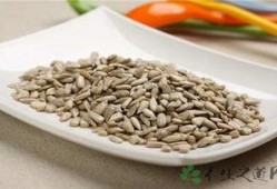 吃瓜子不爱吃瓜,品味独特，偏爱瓜子不喜瓜