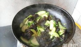 湿疹吃木耳角瓜行吗,木耳角瓜的养生功效与食用建议