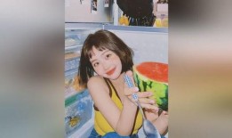 吃瓜拍照氛围,捕捉夏日吃瓜欢乐时光