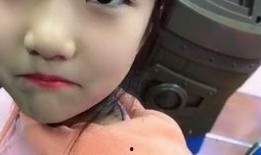 瑶瑶吃瓜掉了被打