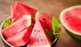 清凉夏天吃瓜,瓜果飘香——畅享夏日美味时光