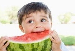 吃瓜过敏继续吃外国人,一场跨文化的美食冒险