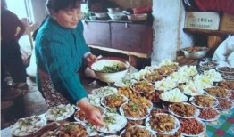 农村吃瓜喝酒视频,吃瓜饮酒欢乐多