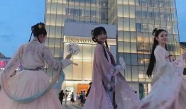 汉服店家吃瓜,揭秘店家吃瓜背后的行业风云