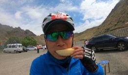 骑行团吃瓜,共享旅途趣味时光