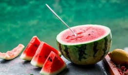 清凉夏天吃瓜,瓜果飘香——畅享夏日美味时光