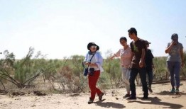 农村中的吃瓜视频,短视频里的乡村生活百态