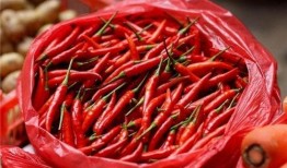 吃小瓜蘸辣椒,舌尖上的夏日风情