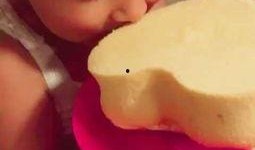 瓜妞半夜吃蛋糕,甜蜜梦境中的美食狂欢