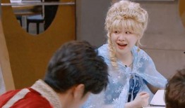 新郎自己吃自己的瓜,一场意外的甜蜜自嘲